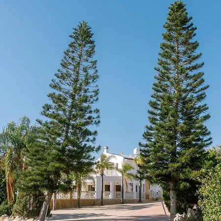 Rafaella Private Pool, Gym & Jacuzzi Villa