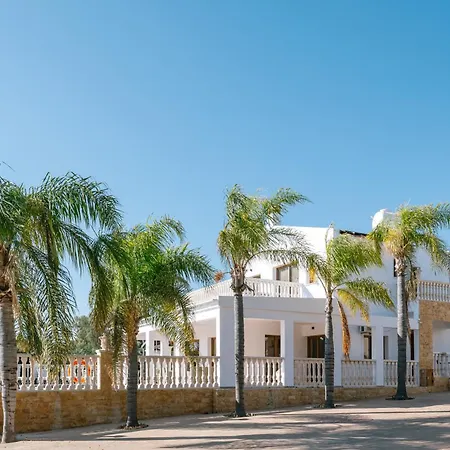 Rafaella Private Pool, Gym & Jacuzzi * Peyia