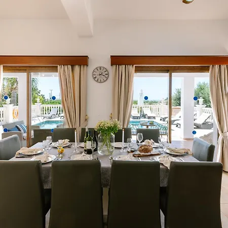 Villa Rafaella Private Pool, Gym & Jacuzzi *