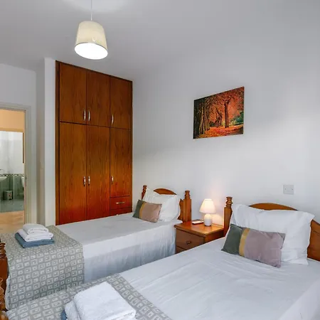 Rafaella Private Pool, Gym & Jacuzzi Villa *