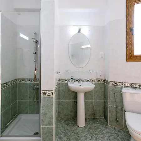 Rafaella Private Pool, Gym & Jacuzzi * Peyia