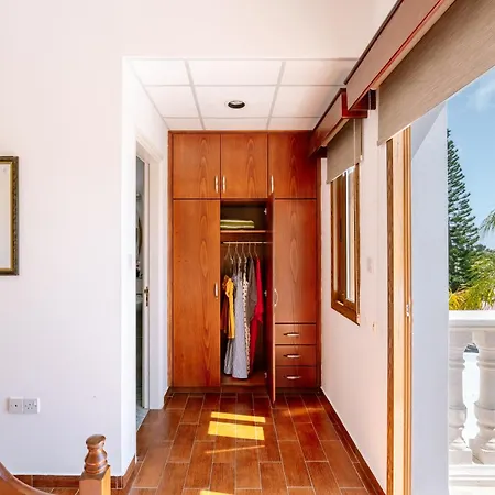 Rafaella Private Pool, Gym & Jacuzzi * Peyia