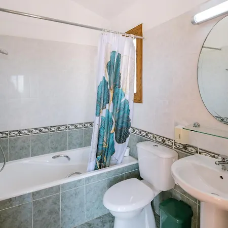 Rafaella Private Pool, Gym & Jacuzzi Villa