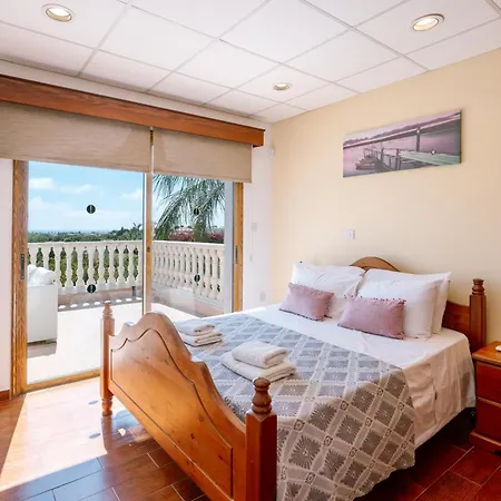 Rafaella Private Pool, Gym & Jacuzzi * Peyia