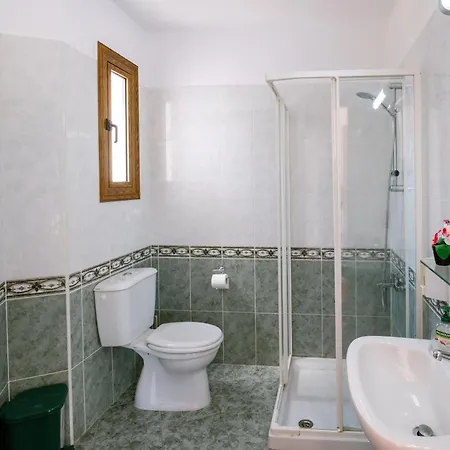 Villa Rafaella Private Pool, Gym & Jacuzzi