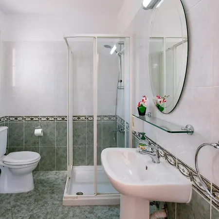 Villa Rafaella Private Pool, Gym & Jacuzzi Peyia