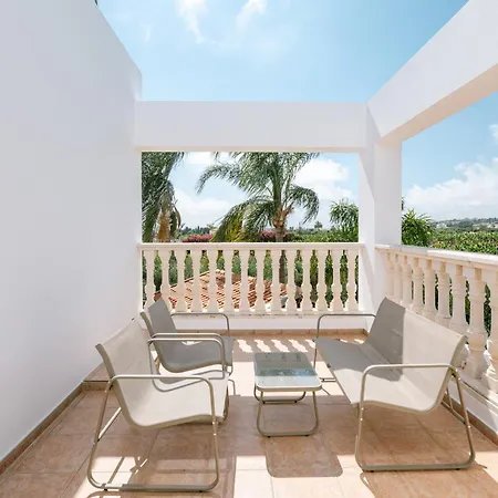 Rafaella Private Pool, Gym & Jacuzzi * Peyia