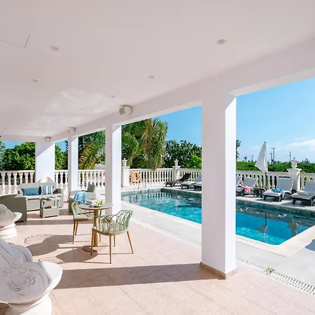 Rafaella Private Pool, Gym & Jacuzzi * Peyia