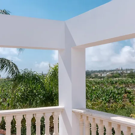 Villa Rafaella Private Pool, Gym & Jacuzzi