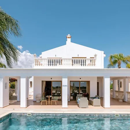 Villa Rafaella Private Pool, Gym & Jacuzzi