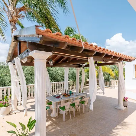 Rafaella Private Pool, Gym & Jacuzzi